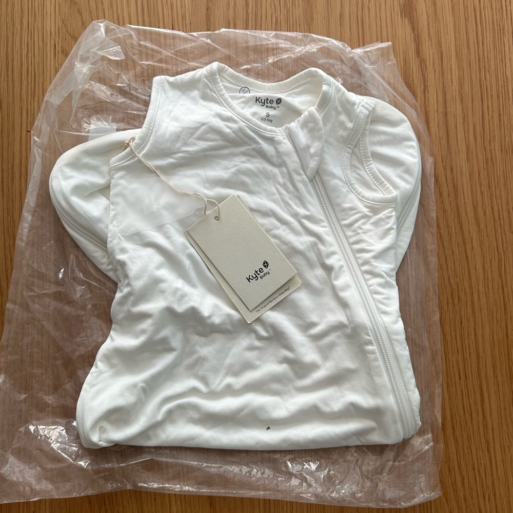 Brand new Kyte Baby 0.5 size Small in Cloud.